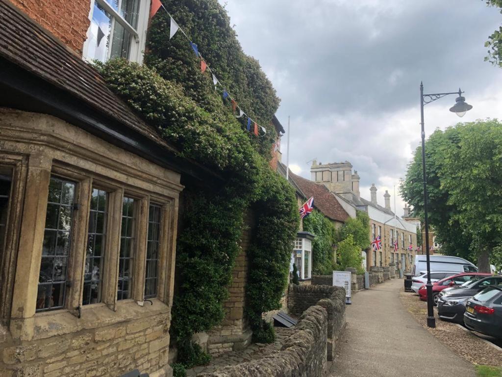 Dease Manor Appartement Higham Ferrers Buitenkant foto