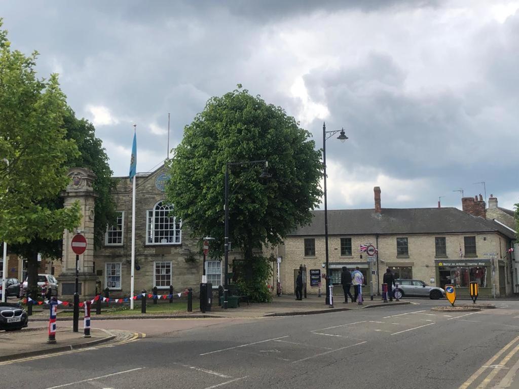 Dease Manor Appartement Higham Ferrers Buitenkant foto